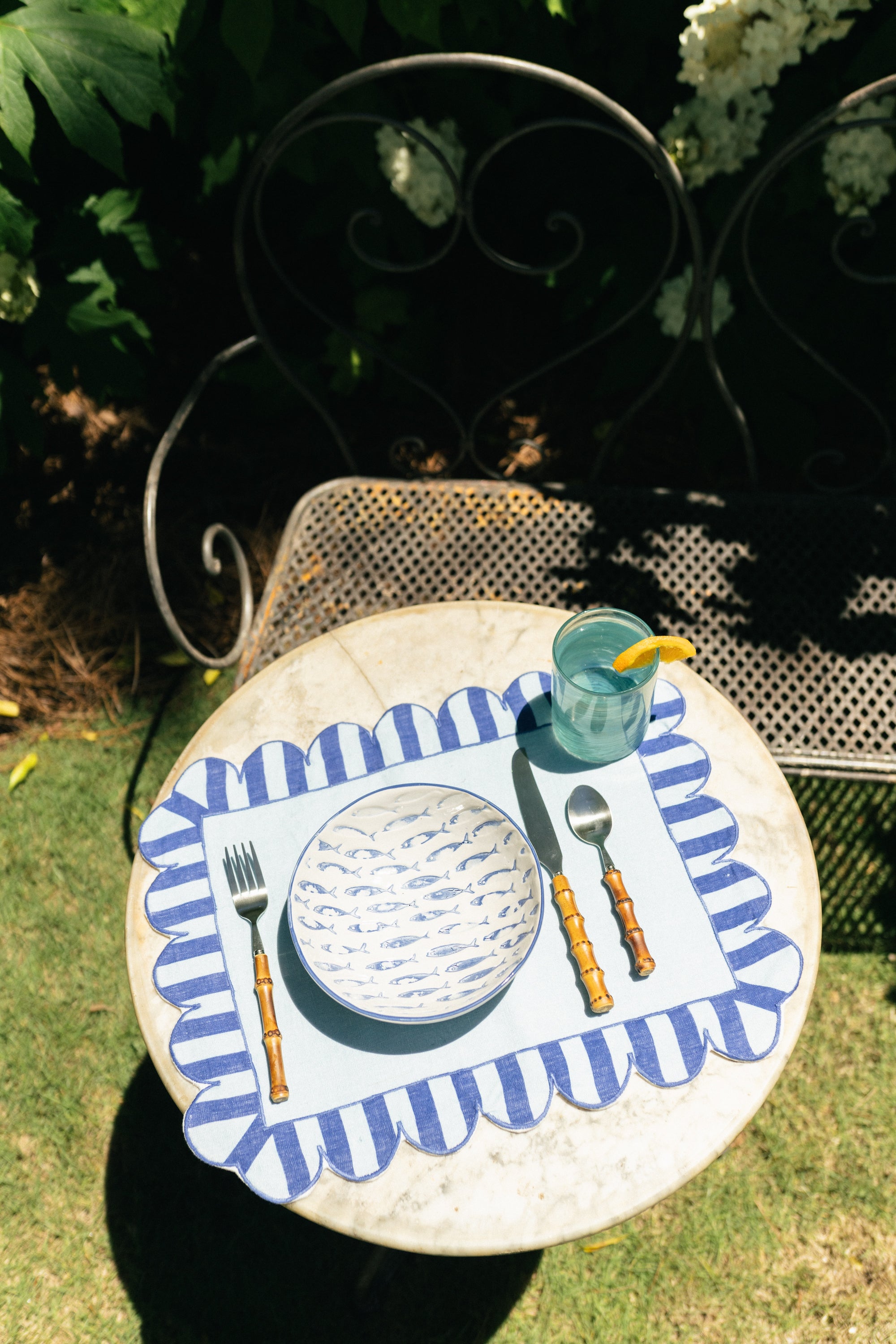 S/2 Jardin Two-Tone Scallop Placemats